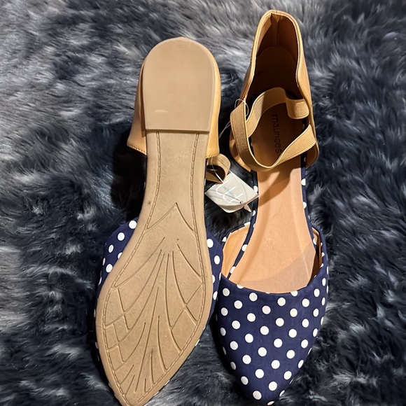 💙🤍Nwt Gorgeous Maurice’s open side ballet flat shoes size 11 - Picture 4 of 5